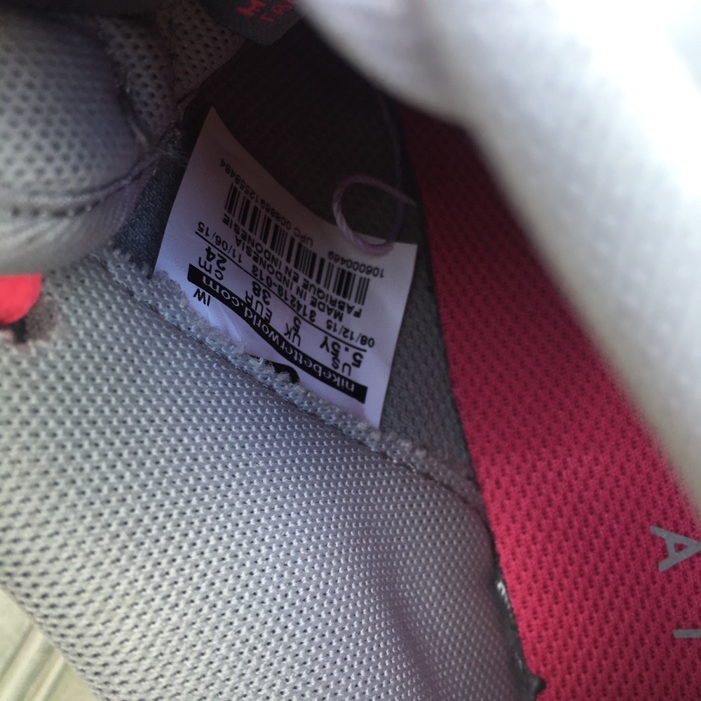 NWT Nike Air Force 1 Low Top Sneakers - Picture 6 of 8